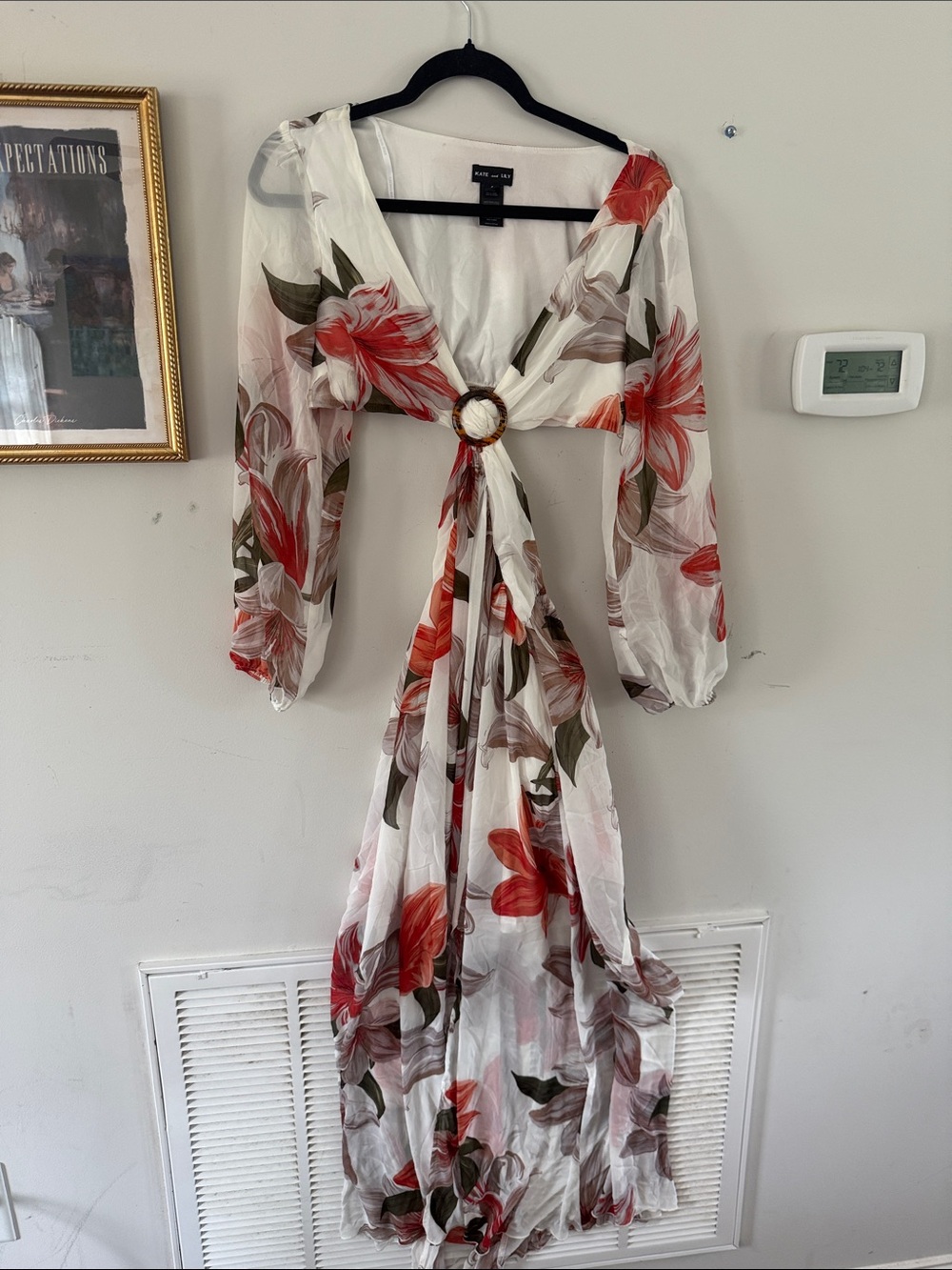 Ring-Front Floral Maxi Dress in White and Red - Unknown Brand